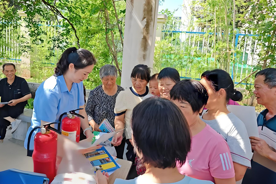 筑牢安全防線！正誠(chéng)智服“安全宣傳咨詢?nèi)铡?   活動(dòng)守護(hù)萬家平安