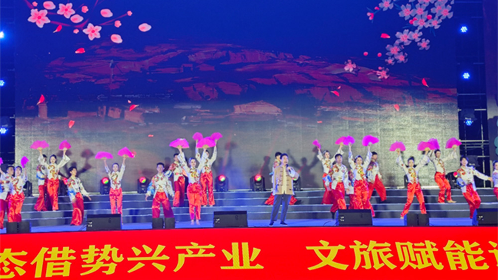 2024“右玉風(fēng)·西口情”生態(tài)文化旅游季活動(dòng)現(xiàn)場表演.jpg