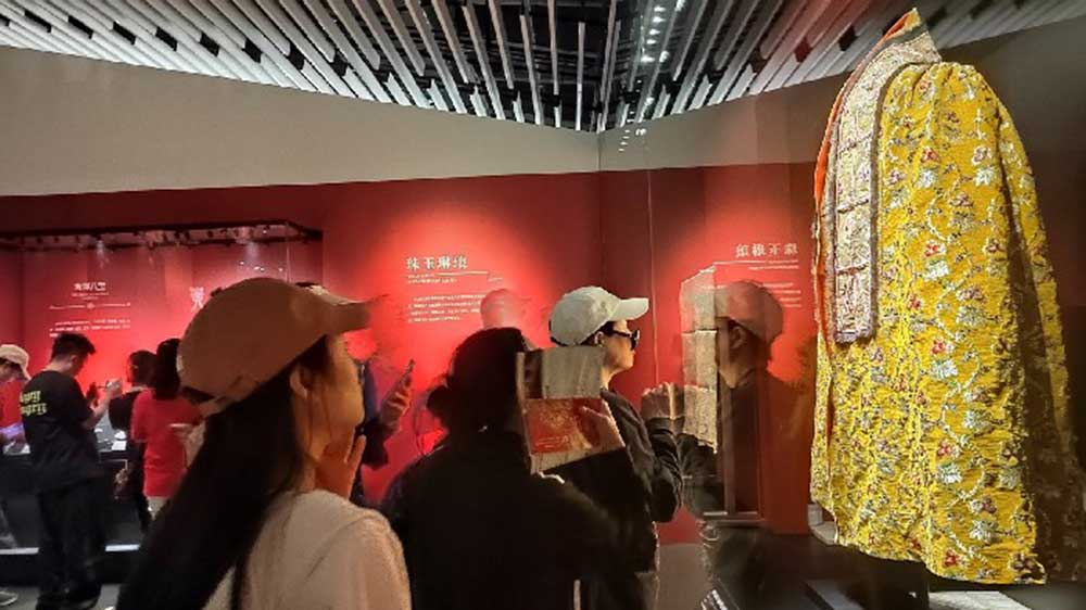 三星堆博物館世界文化遺產主題館游客參觀.jpg